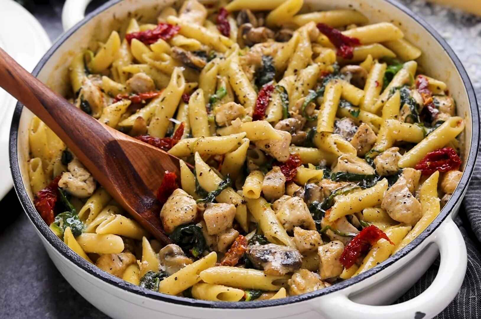 Italian Chicken Pasta Recipe:One-Pan Dinner in 30 Minutes!