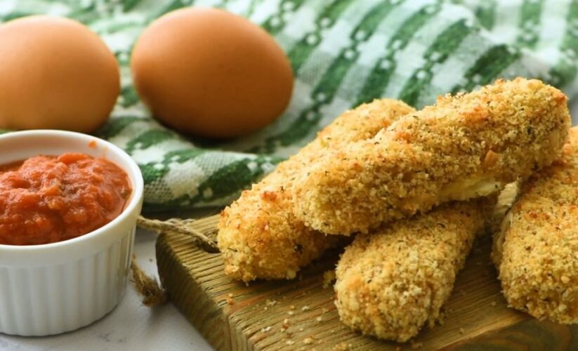 Pizza Hut Cheese Sticks Recipe (Baked, Fried, Air Fryer)