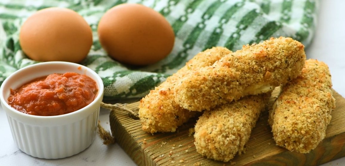 Pizza Hut Cheese Sticks Recipe (Baked, Fried, Air Fryer)