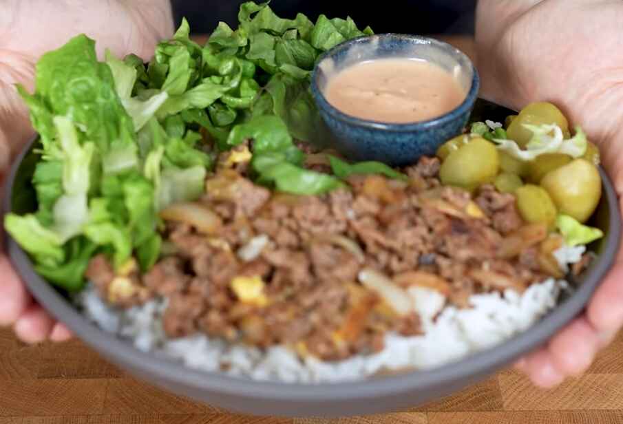 delicious and easy to cook bowl burgur